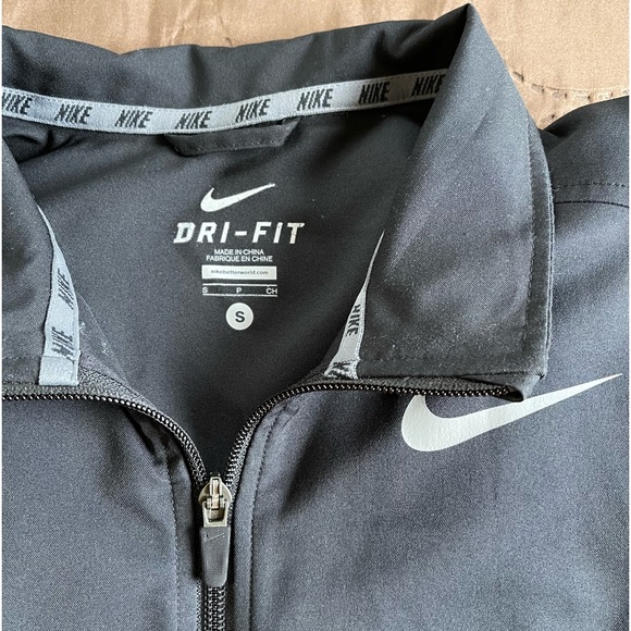 NIKE DRI-FIT MEN’S JACKET - Picture 5 of 6